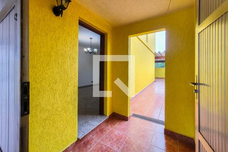 Entrada de casa para alugar com 2 quartos, 160m² em Vila Firmiano Pinto, São Paulo