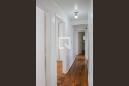 Corredor de apartamento para alugar com 3 quartos, 107m² em Perdizes, São Paulo