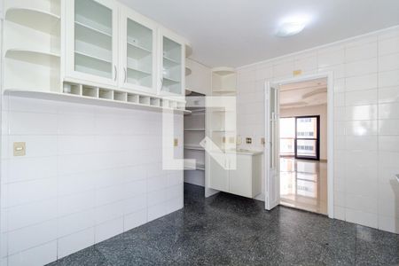 Apartamento para alugar com 150m², 3 quartos e 2 vagas Apartamento para alugar com 150m², 3 quartos e 2 vagasCozinha