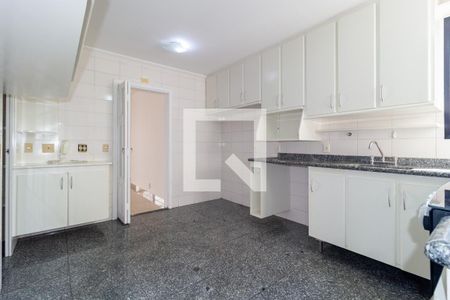 Apartamento para alugar com 150m², 3 quartos e 2 vagas Apartamento para alugar com 150m², 3 quartos e 2 vagasCozinha