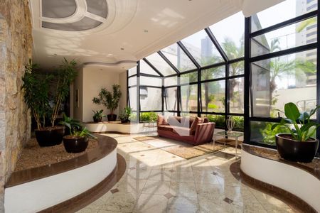 Apartamento para alugar com 150m², 3 quartos e 2 vagas Apartamento para alugar com 150m², 3 quartos e 2 vagasHall social