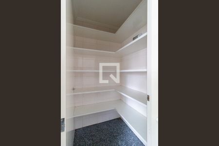 Apartamento para alugar com 150m², 3 quartos e 2 vagas Apartamento para alugar com 150m², 3 quartos e 2 vagasDetalhe - Cozinha