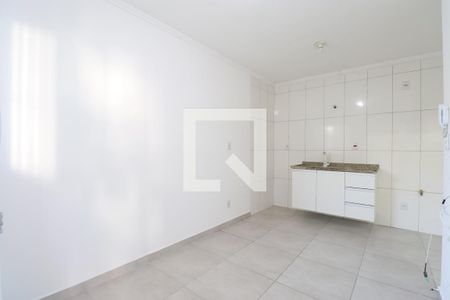 Sala/Cozinha de apartamento para alugar com 1 quarto, 28m² em Vila Anastácio, São Paulo