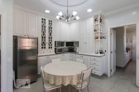 Apartamento à venda com 300m², 4 quartos e 4 vagasCozinha