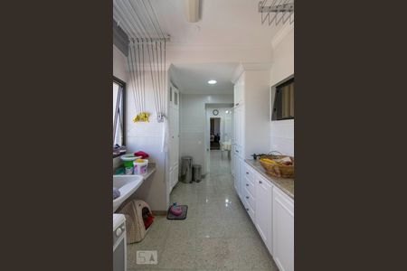 Apartamento à venda com 300m², 4 quartos e 4 vagasLavanderia