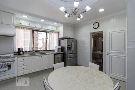 Apartamento à venda com 300m², 4 quartos e 4 vagasCozinha