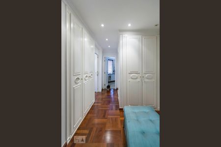 Apartamento à venda com 300m², 4 quartos e 4 vagasSuíte 3