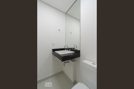 Banheiro Social de kitnet/studio para alugar com 1 quarto, 47m² em Vila Cordeiro, São Paulo