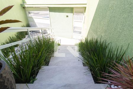 Casa para alugar com 250m², 4 quartos e 6 vagasEscada