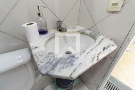 Casa para alugar com 250m², 4 quartos e 6 vagasBanheiro de serviço