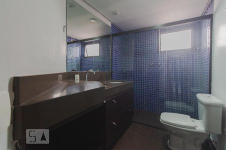 Apartamento à venda com 189m², 4 quartos e 2 vagasBanheiro social