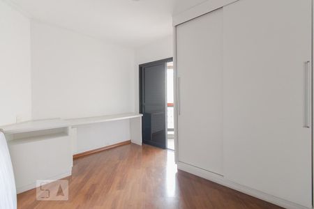 Apartamento à venda com 189m², 4 quartos e 2 vagasQuarto 2