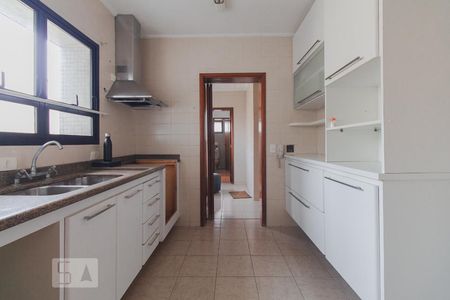 Apartamento à venda com 189m², 4 quartos e 2 vagasCozinha