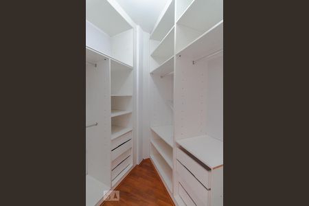 Apartamento à venda com 189m², 4 quartos e 2 vagasCloset