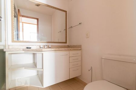 Apartamento para alugar com 79m², 3 quartos e 2 vagas Apartamento para alugar com 79m², 3 quartos e 2 vagasBanheiro do Corredor