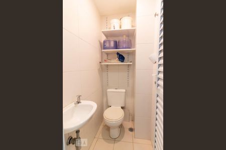 Apartamento para alugar com 96m², 3 quartos e 2 vagasBanheiro de Serviço