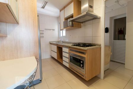 Cozinha de apartamento para alugar com 3 quartos, 96m² em Vila Olímpia, São Paulo