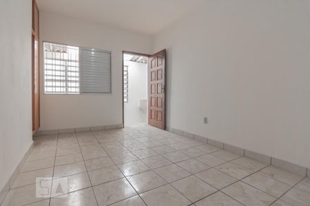 Casa para alugar com 90m², 2 quartos e 1 vagaQuarto 