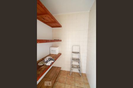 Casa à venda com 300m², 4 quartos e 4 vagas Casa à venda com 300m², 4 quartos e 4 vagasDespensa