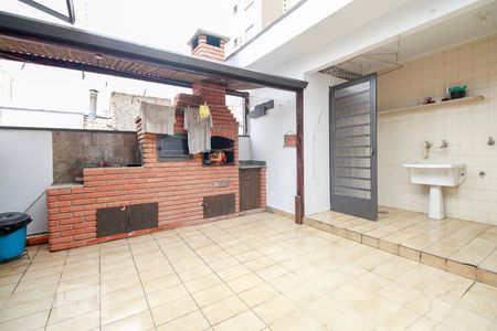 Casa à venda com 300m², 4 quartos e 4 vagas Casa à venda com 300m², 4 quartos e 4 vagasChurrasqueira e Área de serviço