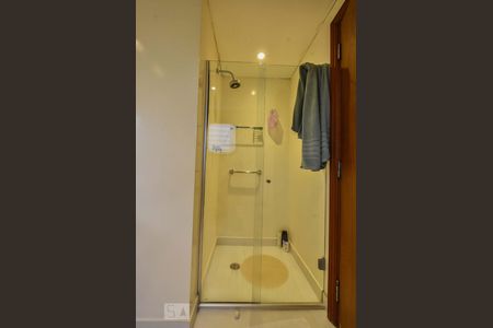 Apartamento para alugar com 320m², 3 quartos e 4 vagas Apartamento para alugar com 320m², 3 quartos e 4 vagasBanheiro 02 Suíte 01