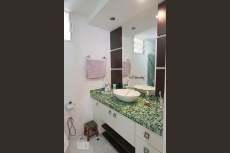 Apartamento para alugar com 80m², 2 quartos e 1 vaga Apartamento para alugar com 80m², 2 quartos e 1 vagaBanheiro