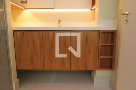 Apartamento para alugar com 130m², 2 quartos e 1 vagaBanheiro da Suíte - Armário