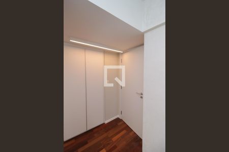 Apartamento para alugar com 130m², 2 quartos e 1 vagaCloset da suíte
