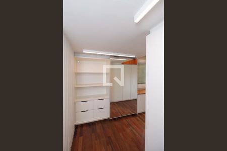 Apartamento para alugar com 130m², 2 quartos e 1 vagaCloset da suíte