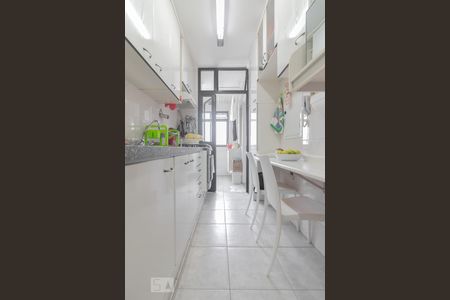 Apartamento à venda com 209m², 3 quartos e 3 vagas Apartamento à venda com 209m², 3 quartos e 3 vagasCozinha