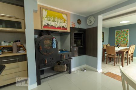 Casa à venda com 350m², 4 quartos e 3 vagas Casa à venda com 350m², 4 quartos e 3 vagasChurrasqueira