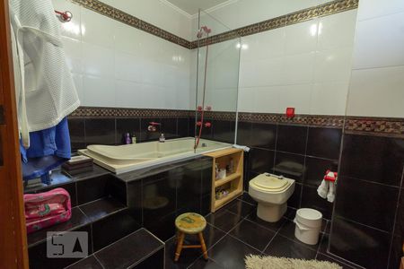 Casa à venda com 350m², 4 quartos e 3 vagas Casa à venda com 350m², 4 quartos e 3 vagasBanheiro do Quarto 2