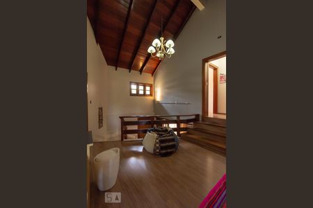 Casa à venda com 350m², 4 quartos e 3 vagas Casa à venda com 350m², 4 quartos e 3 vagassala 4