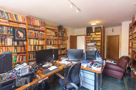 Casa à venda com 600m², 4 quartos e 4 vagasQuarto Suíte 2