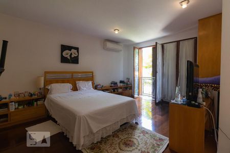 Casa à venda com 600m², 4 quartos e 4 vagasQuarto Suíte Master