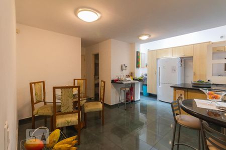 Casa à venda com 600m², 4 quartos e 4 vagasCozinha