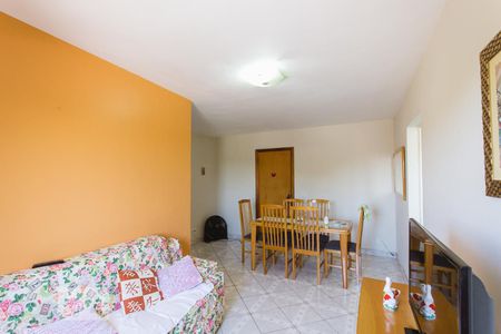 Sala de Apartamento com 2 quartos, 70m² Pechincha