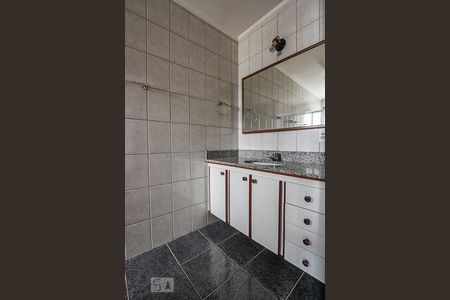 Banheiro do Quarto 1 de apartamento para alugar com 2 quartos, 103m² em Jardim Guarani, Campinas
