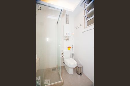 Banheiro de apartamento para alugar com 1 quarto, 28m² em Flamengo, Rio de Janeiro