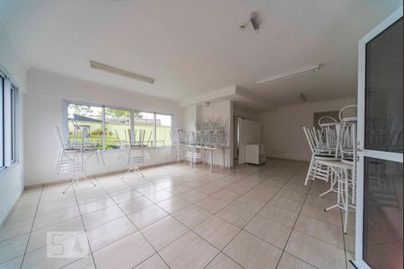 Apartamento para alugar com 50m², 2 quartos e 1 vaga Apartamento para alugar com 50m², 2 quartos e 1 vagaÁrea comum - Salão de festas