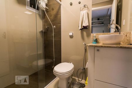 Banheiro de kitnet/studio para alugar com 1 quarto, 36m² em Vila Buarque, São Paulo