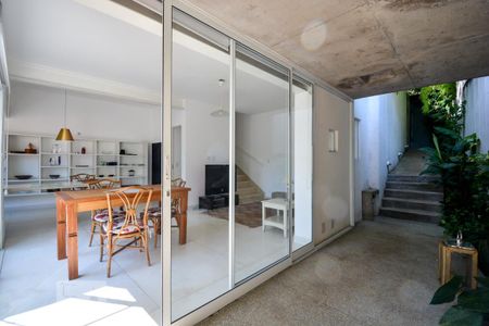 Área externa de casa para alugar com 2 quartos, 90m² em Sumaré, São Paulo