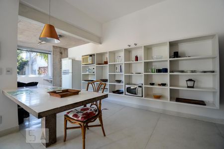 Cozinha de casa para alugar com 2 quartos, 90m² em Sumaré, São Paulo