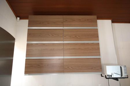 Casa à venda com 172m², 5 quartos e 1 vaga