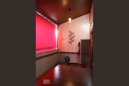 Casa à venda com 172m², 5 quartos e 1 vaga