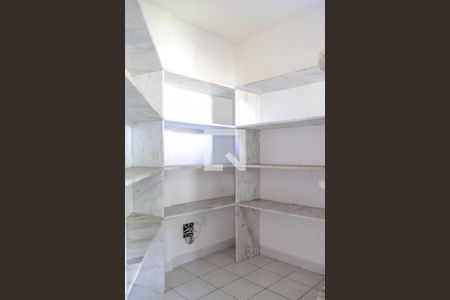 Casa de condomínio à venda com 579m², 5 quartos e 4 vagasDespensa