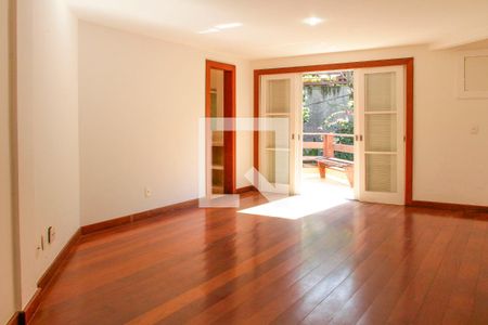 Casa de condomínio à venda com 579m², 5 quartos e 4 vagasQuarto 5 suíte