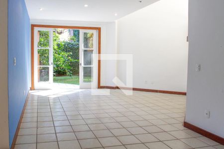 Casa de condomínio à venda com 579m², 5 quartos e 4 vagasSala de Jantar