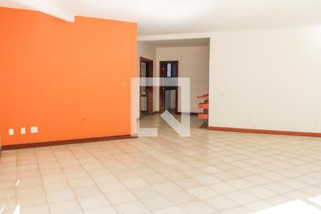 Casa de condomínio à venda com 579m², 4 quartos e 4 vagasSala