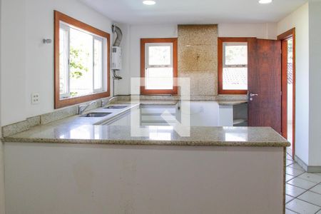 Casa de condomínio à venda com 579m², 5 quartos e 4 vagasCozinha